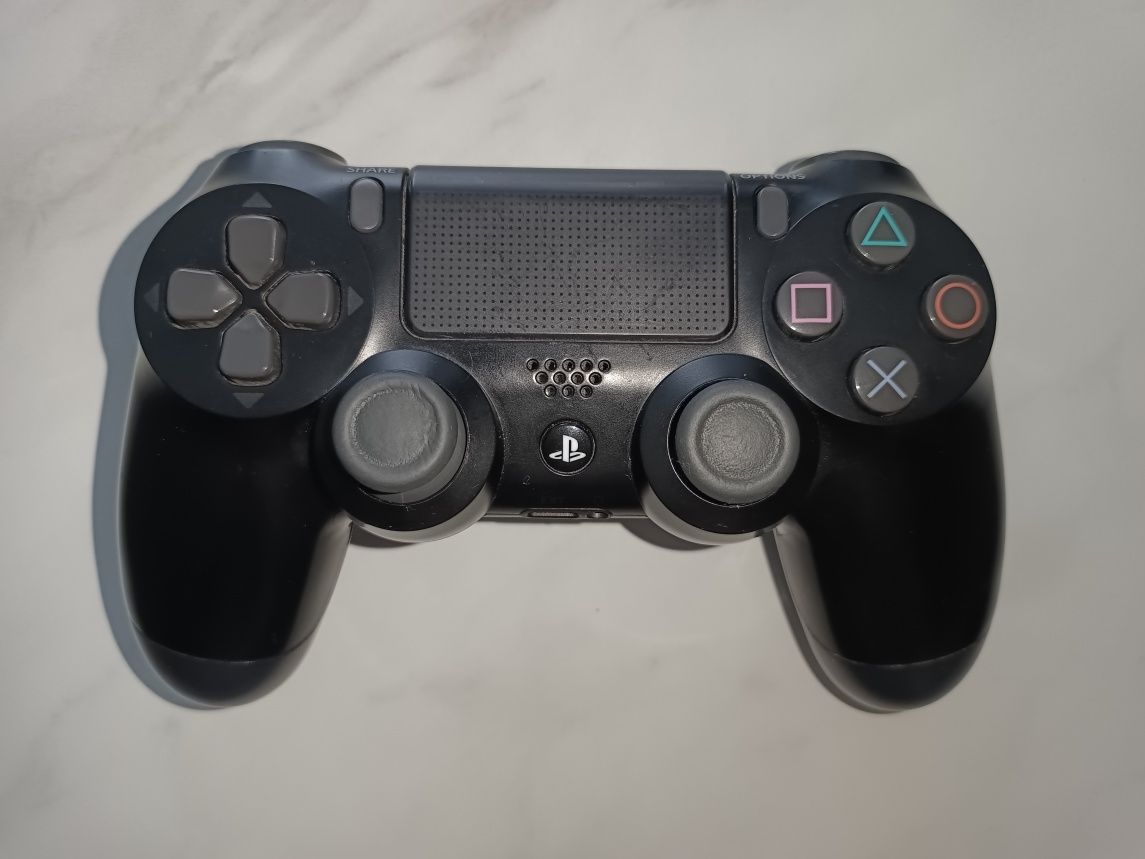 Dualshock 4 original, оригінал не заряжається