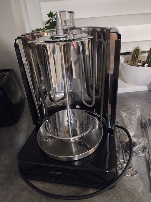 Grill elektryczny CLATRONIC DVG 3686