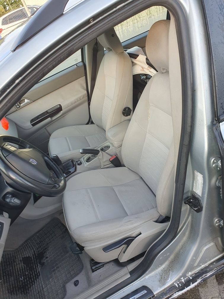 Volvo v50 1.6d doinstalowany ! Auto prywatne