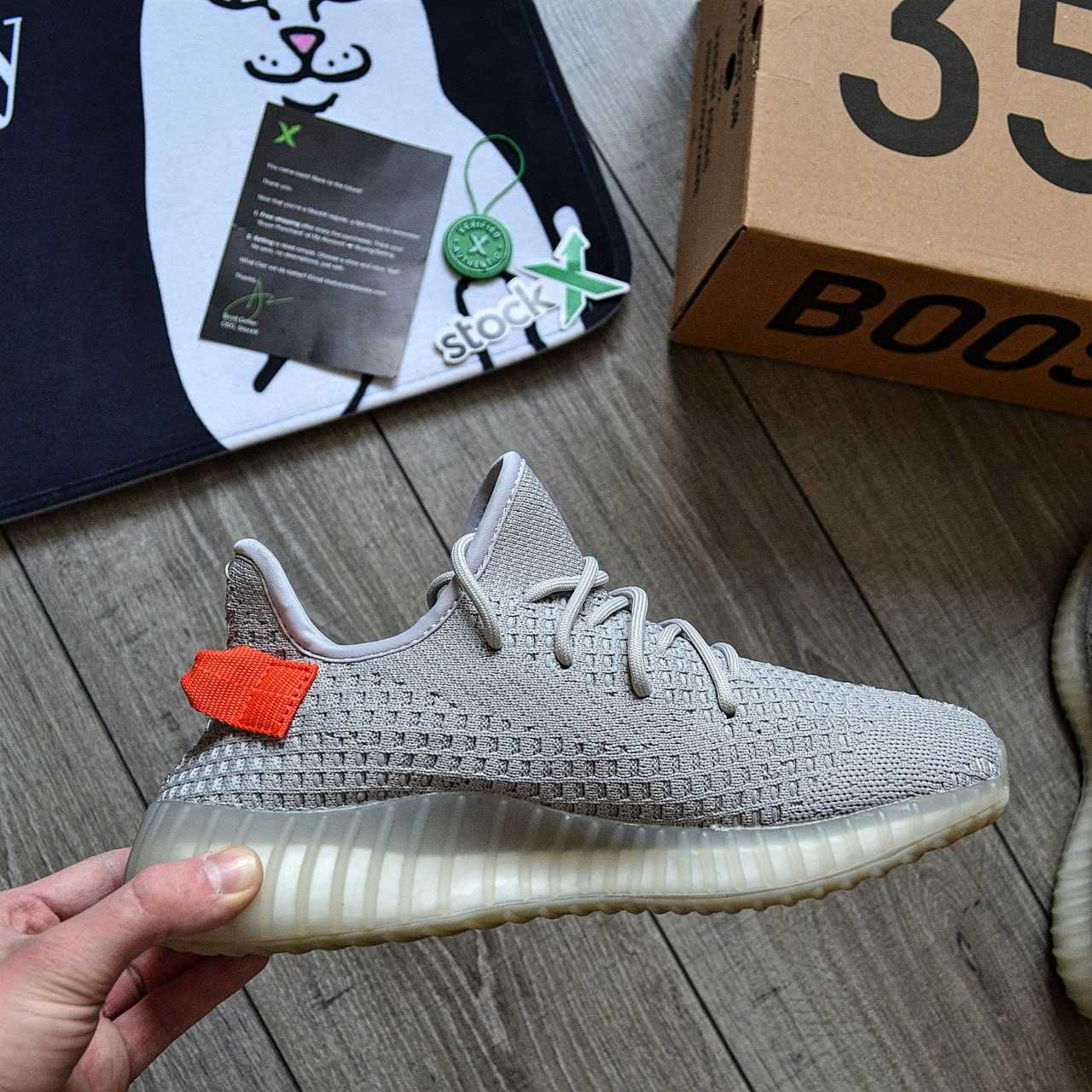 Buty Adidas Yeezy Boost 350 V2 'Tail Light'  rozmiar 36-45