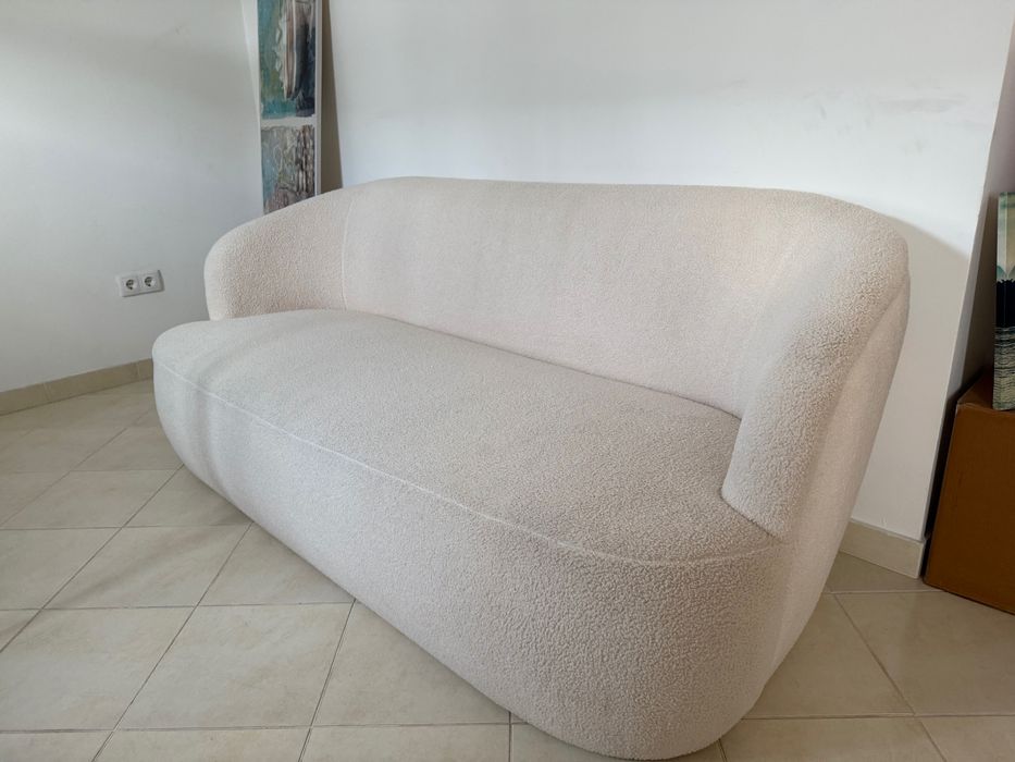 Sofá branco de 3 lugares confortável