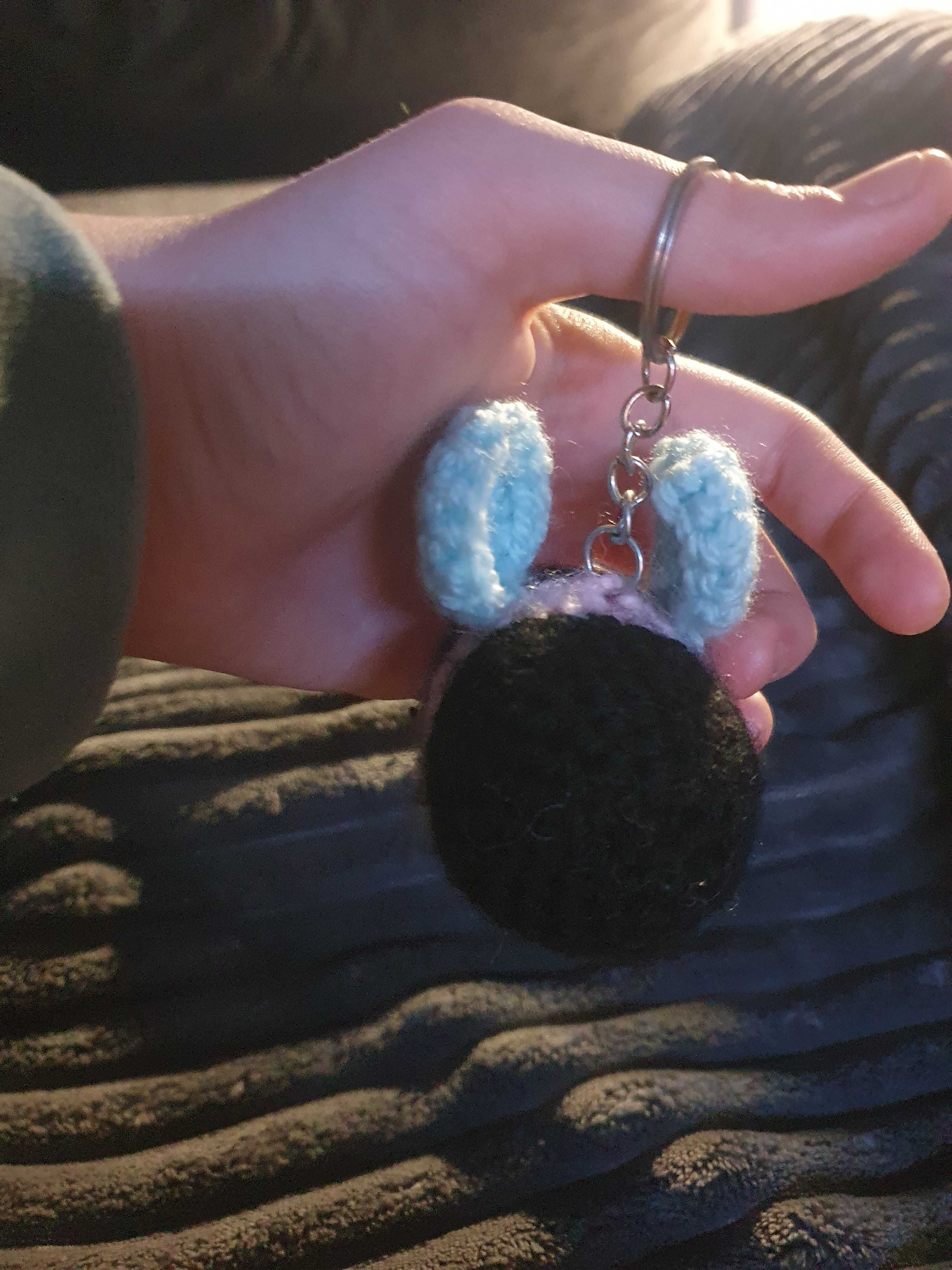 Breloczek pszczoły zrobiony na szydełku #handmade #breloczek