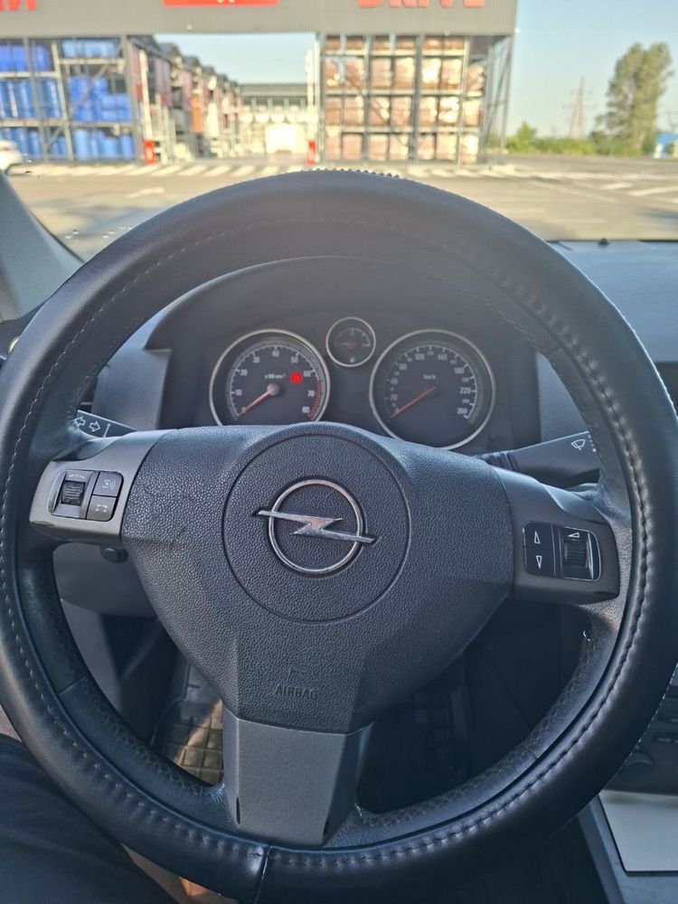 Продам Опель Астра H 2005