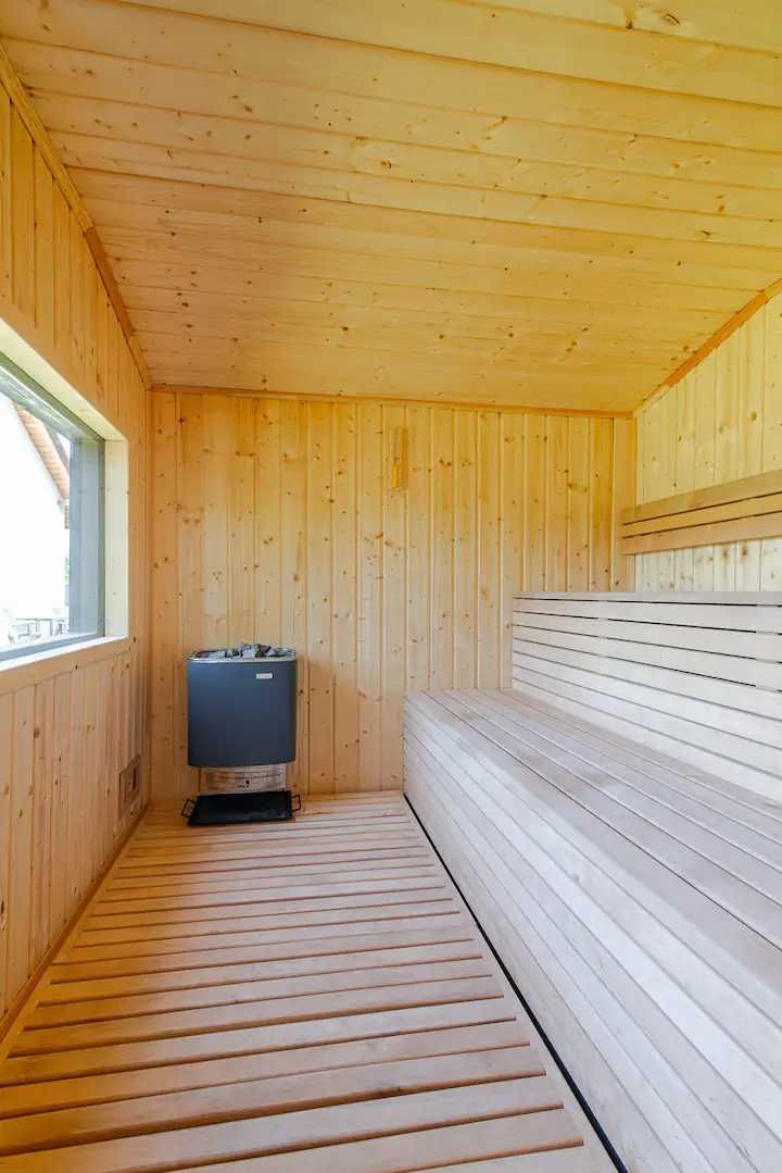 Całoroczny domek na Kaszubach (gorąca balia, jacuzzi, sauna)