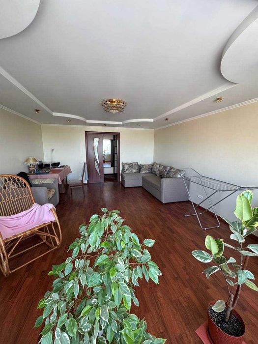 Продам 2 кімнатну квартиру в тихому районі Грушевського