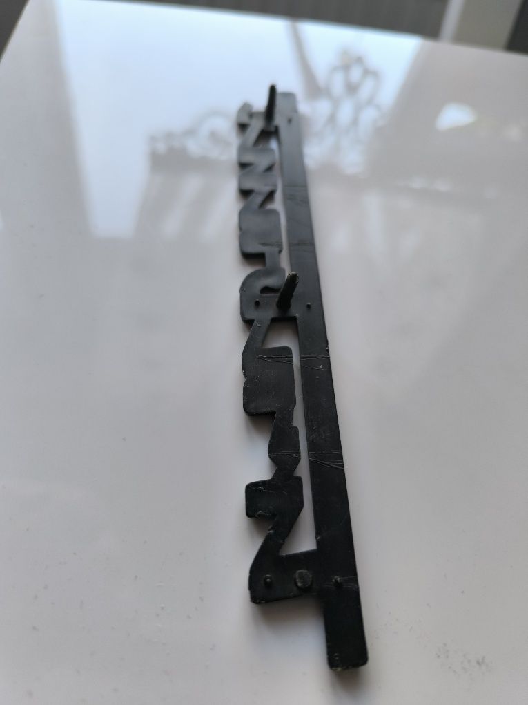 Emblemat znaczek trabant w bardzo dobry stanie