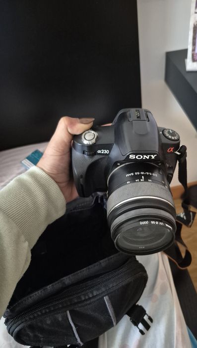 Sony Alpha A230 + lente 18-55mm + saco