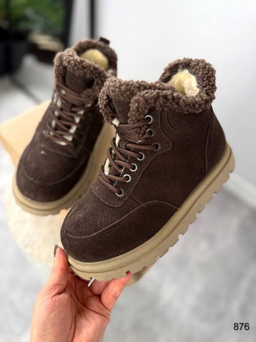 Жіночі шкіряні зимові черевики в кольорах