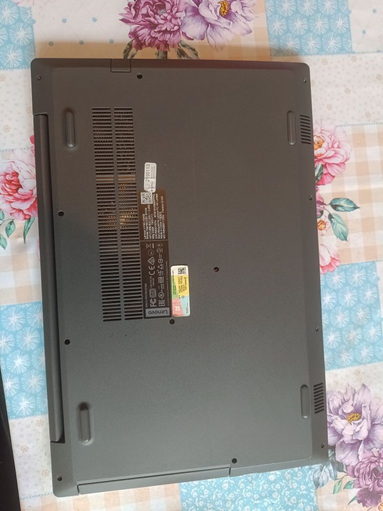 Notbook Lenovo i5 7200  V130_15LKB.