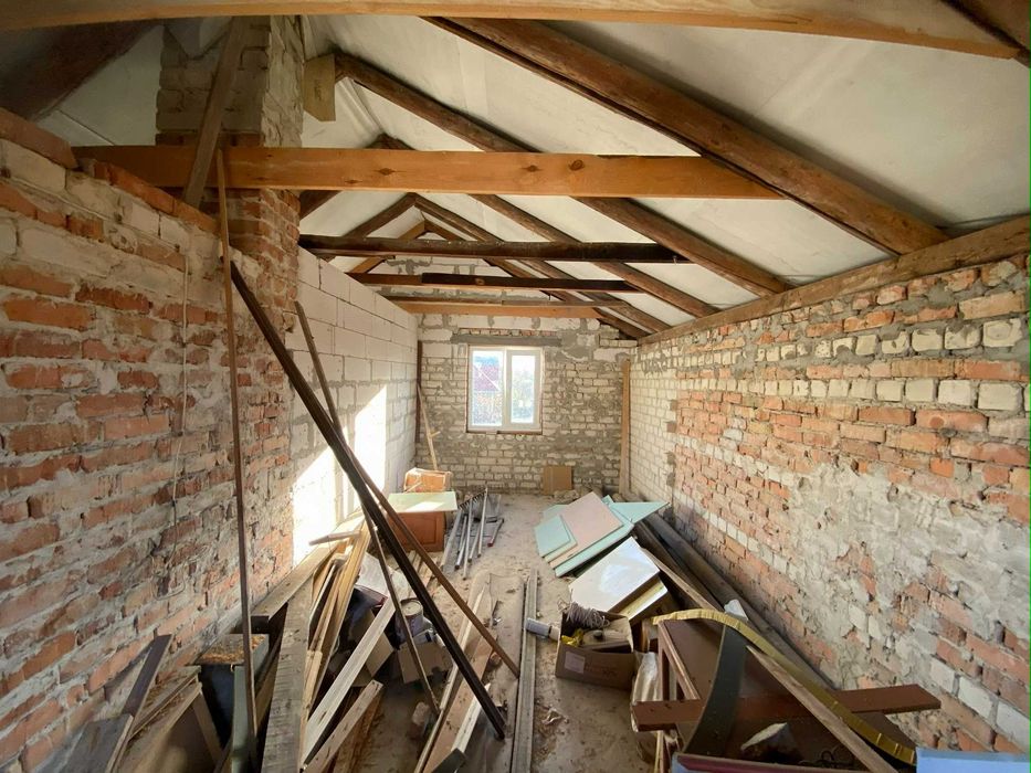 Будинок на обжитій вулиці у Буцневі на дачах