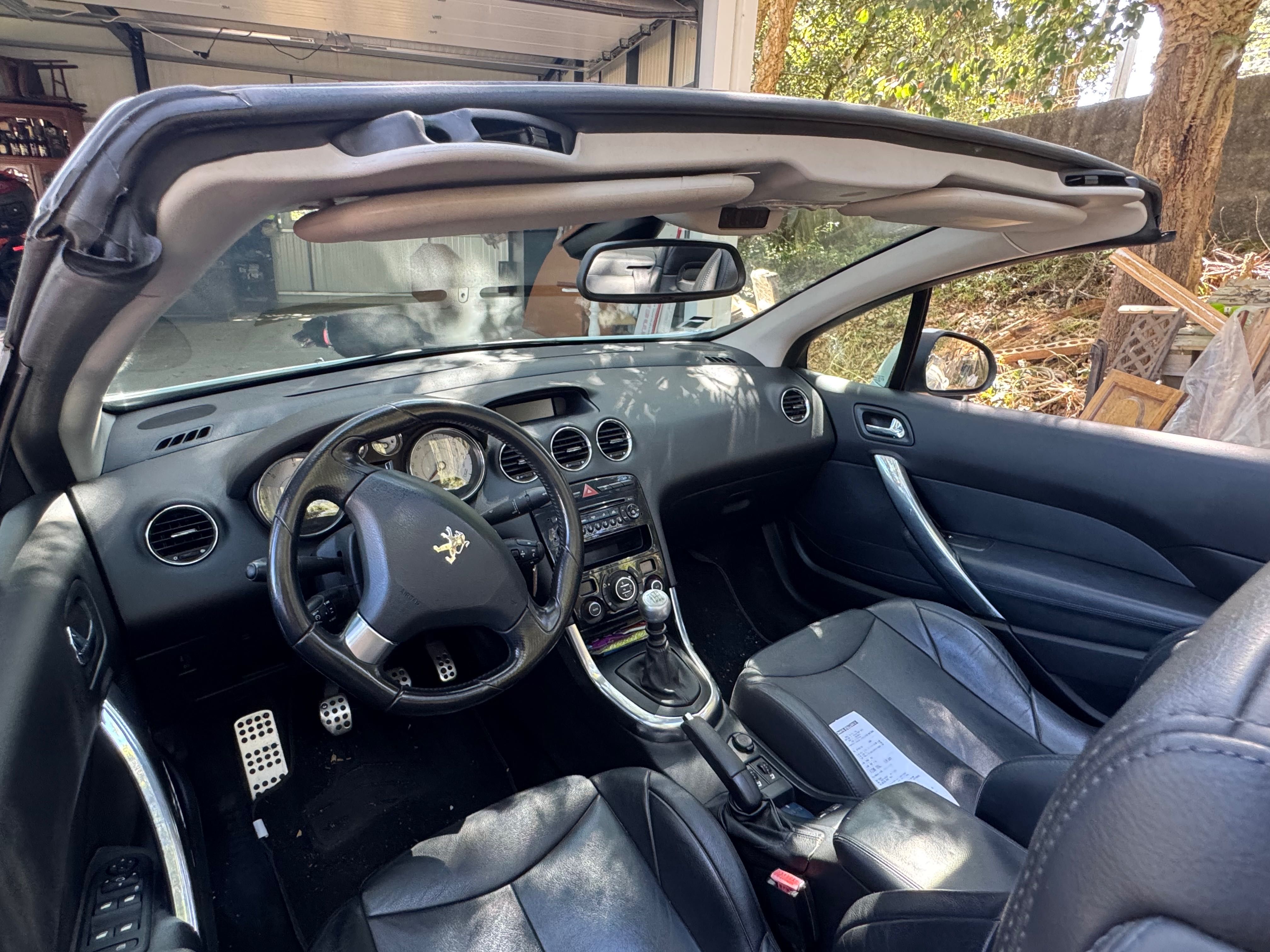 Peugeot descapotável impecável
