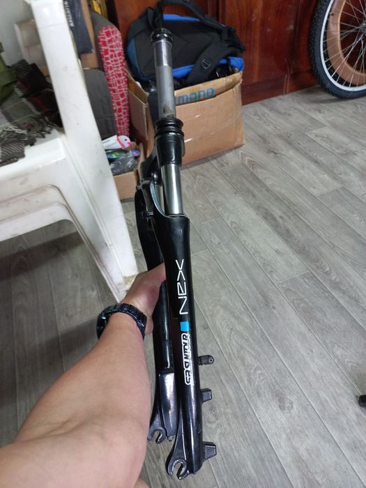 Продаю вилку для велосипеда в хорошому стані
