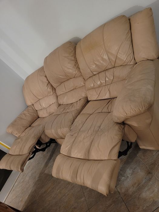 Sofá beige chateau d'Ax