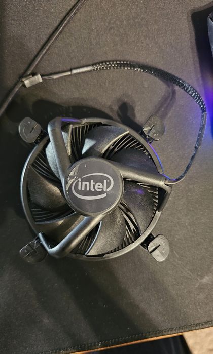 Продам комплект або окремо:Intel i3-10105F+ASRock B560 PRO4