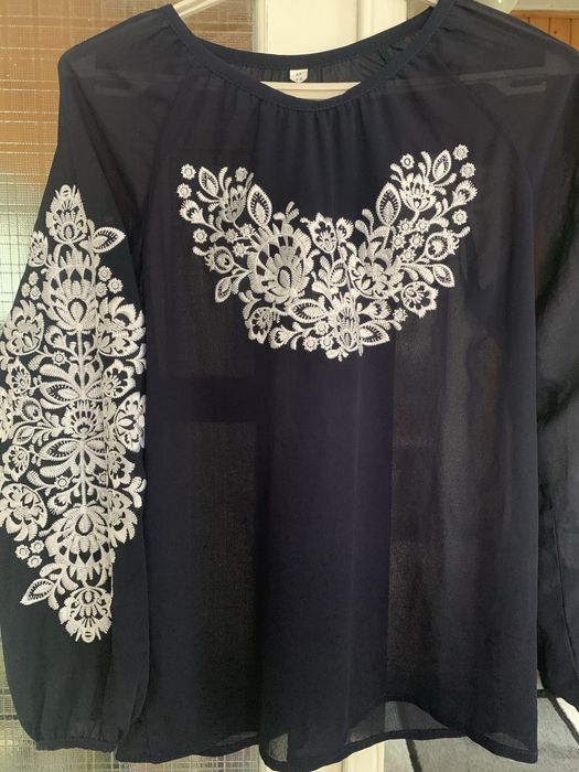 Вишита сорочка в ідеальному стані