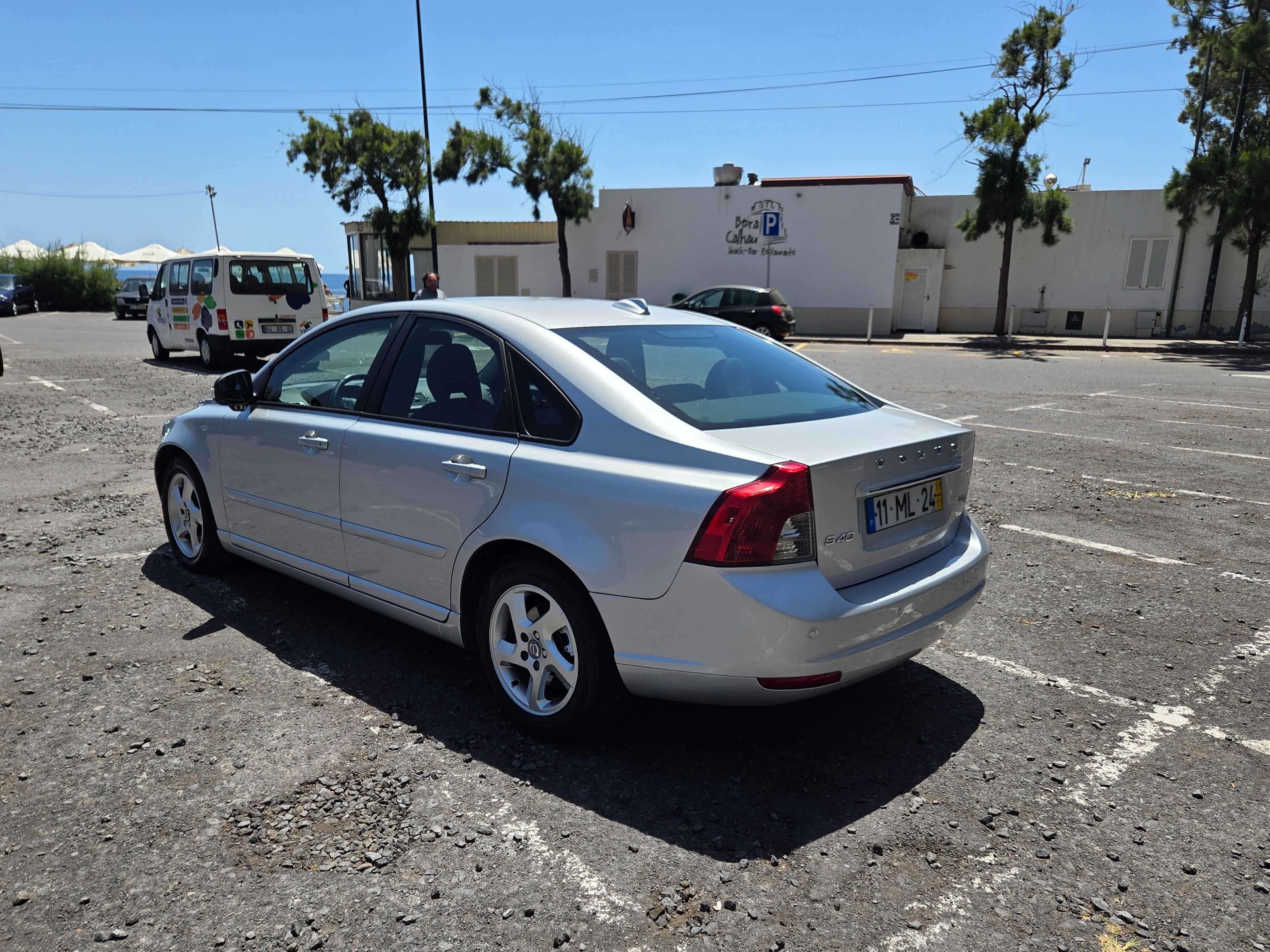 Volvo S40 1.6 Diesel – Elegante, Económico e Impecável!