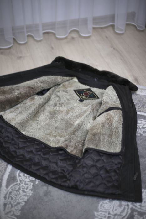 Шкіряна зимова куртка чоловіча