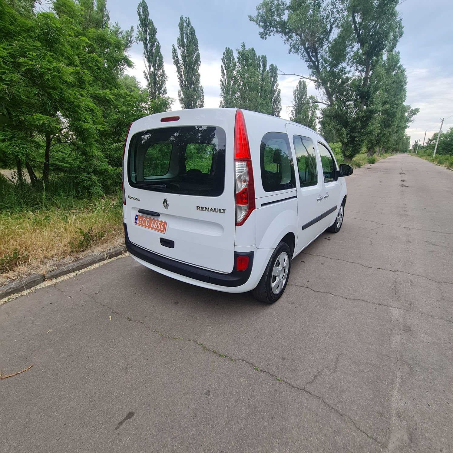 Продам Renault Kangoo Оригинальный пассажир