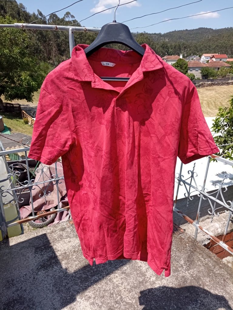 Polo vermelho da C&A