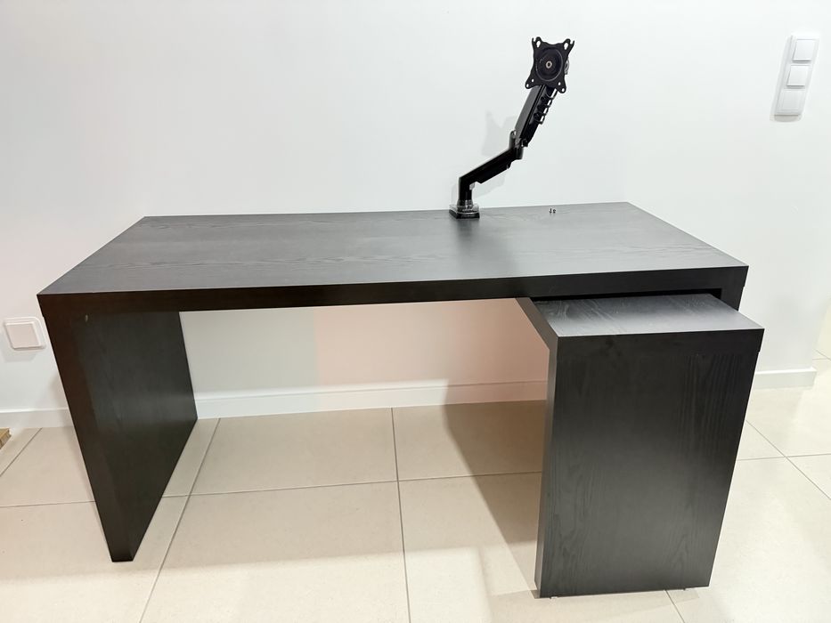 Secretária em L Malm