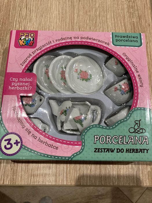 Porcelanowy zestaw do herbaty dla dzieci