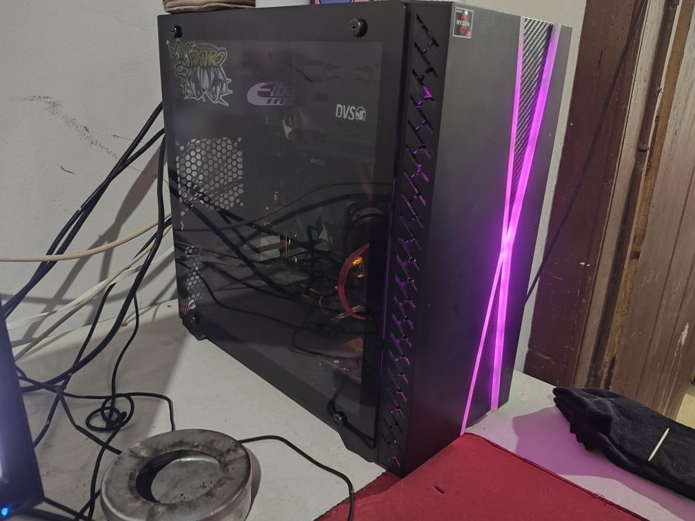 Vendo PC com gráficos integrados