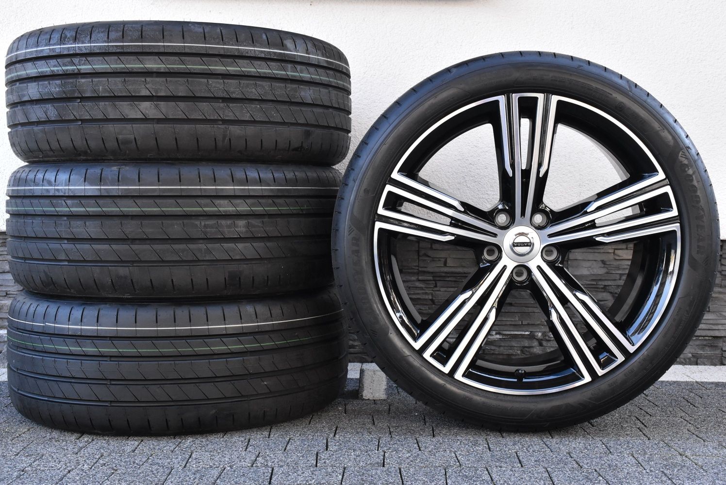 Nowe koła Volvo S60 V60 V40 Cross Country 19" Goodyear  Dot24