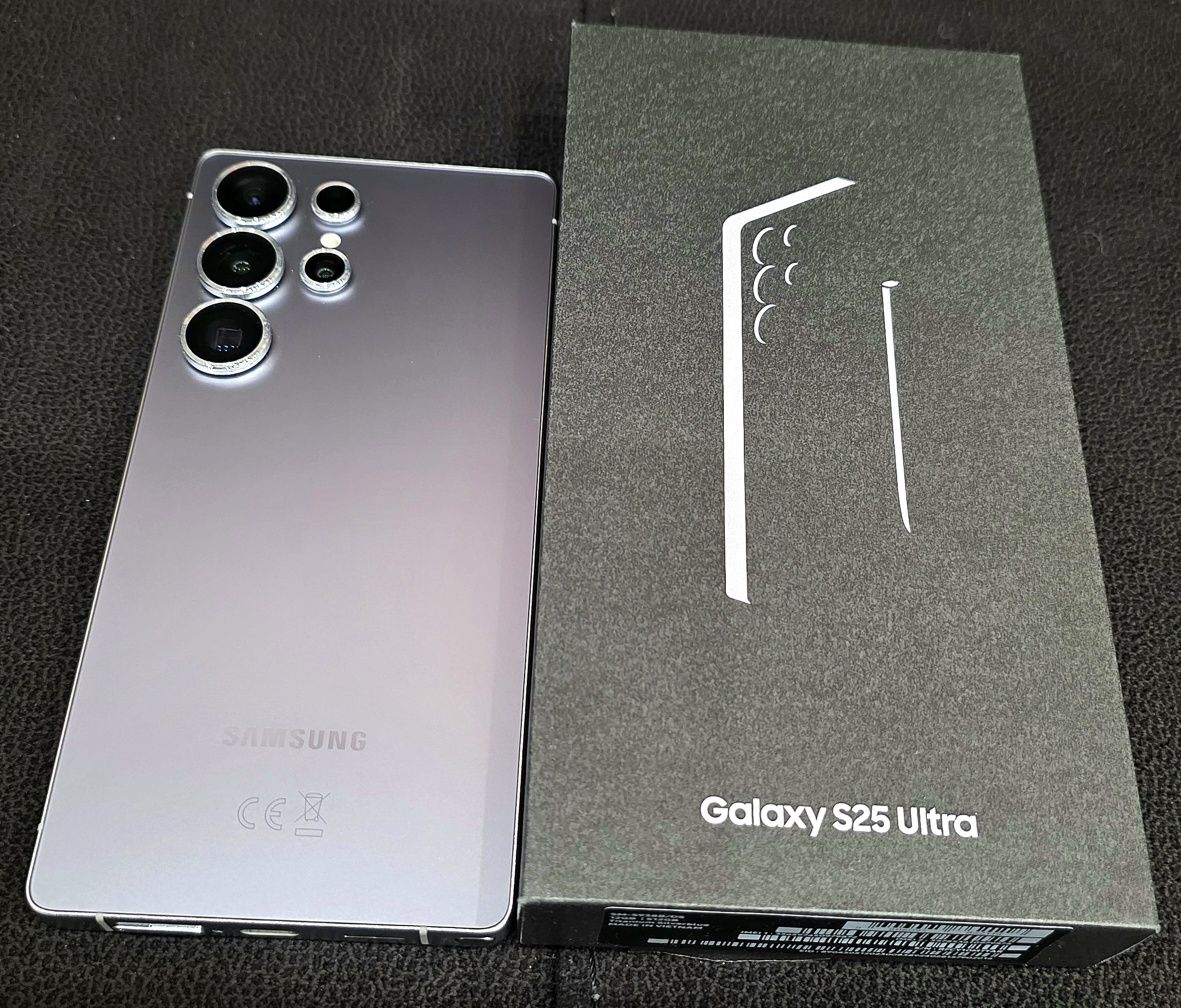 Samsung Galaxy s25 ultra 512gb igual a novo com garantia.