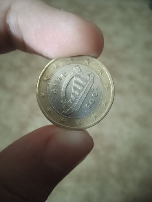 1 Euro монета унікальна єдина перевертиш.