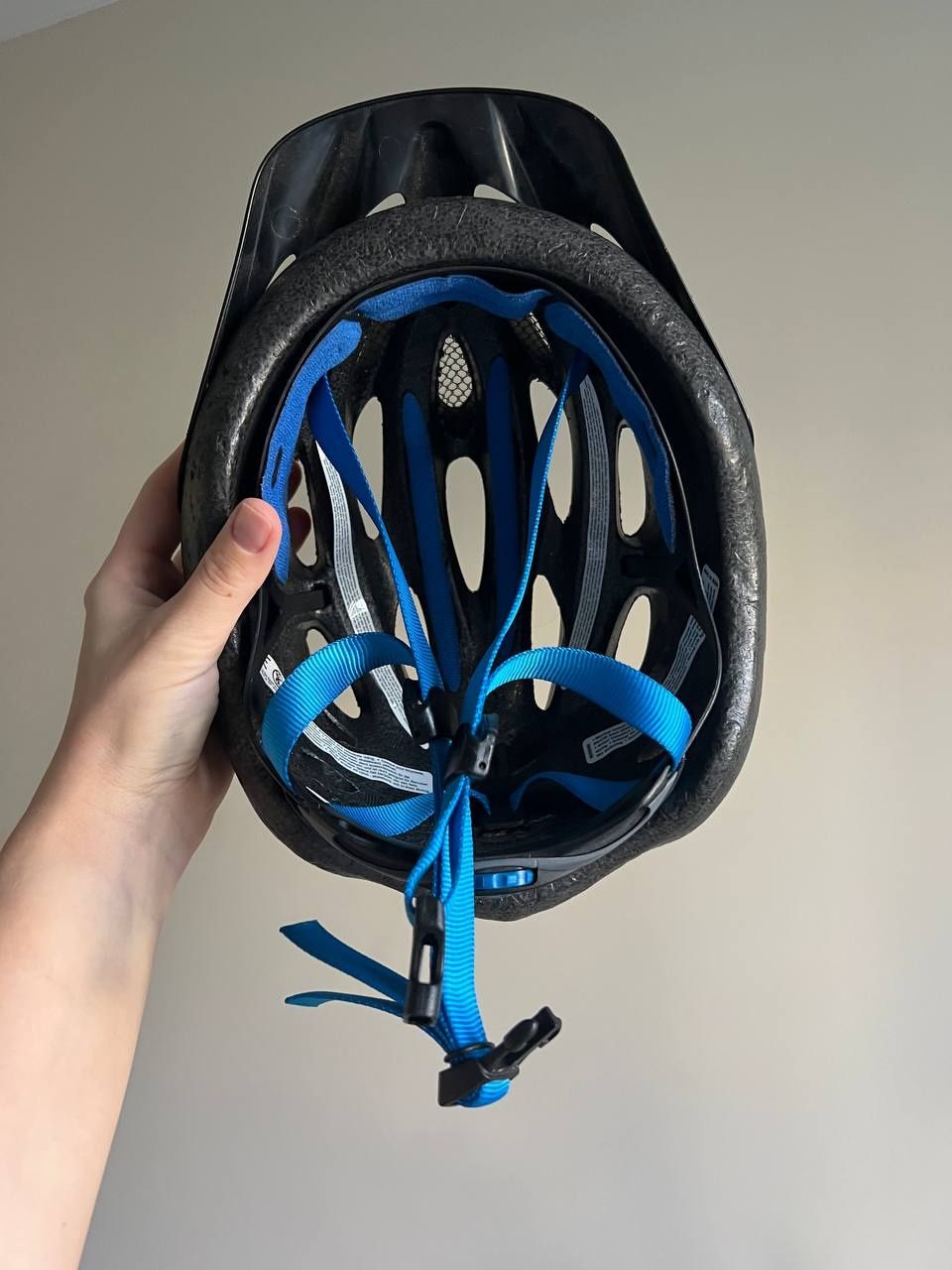 Шлем велосипедный.