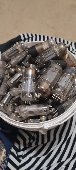 Продам радиодетали, радиолампы есть 7кг,платы 100кг.