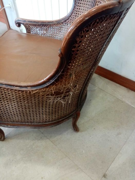 Mobiliario em palhinha.