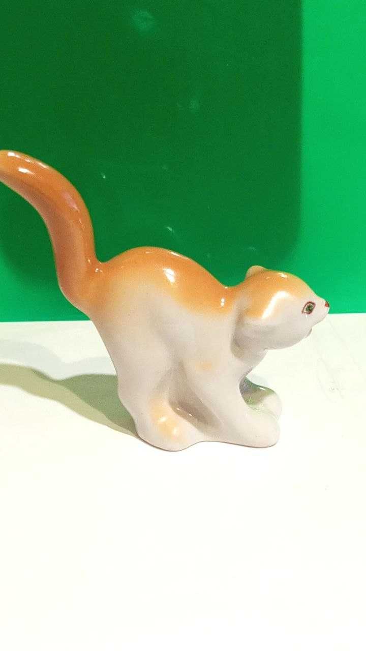 Статуэтка "Кот - озорник", фарфор, роспись