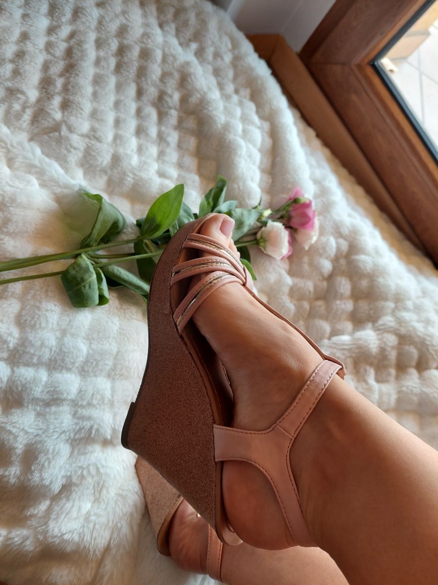 Koturny różowe złote rozmiar 38 sandały