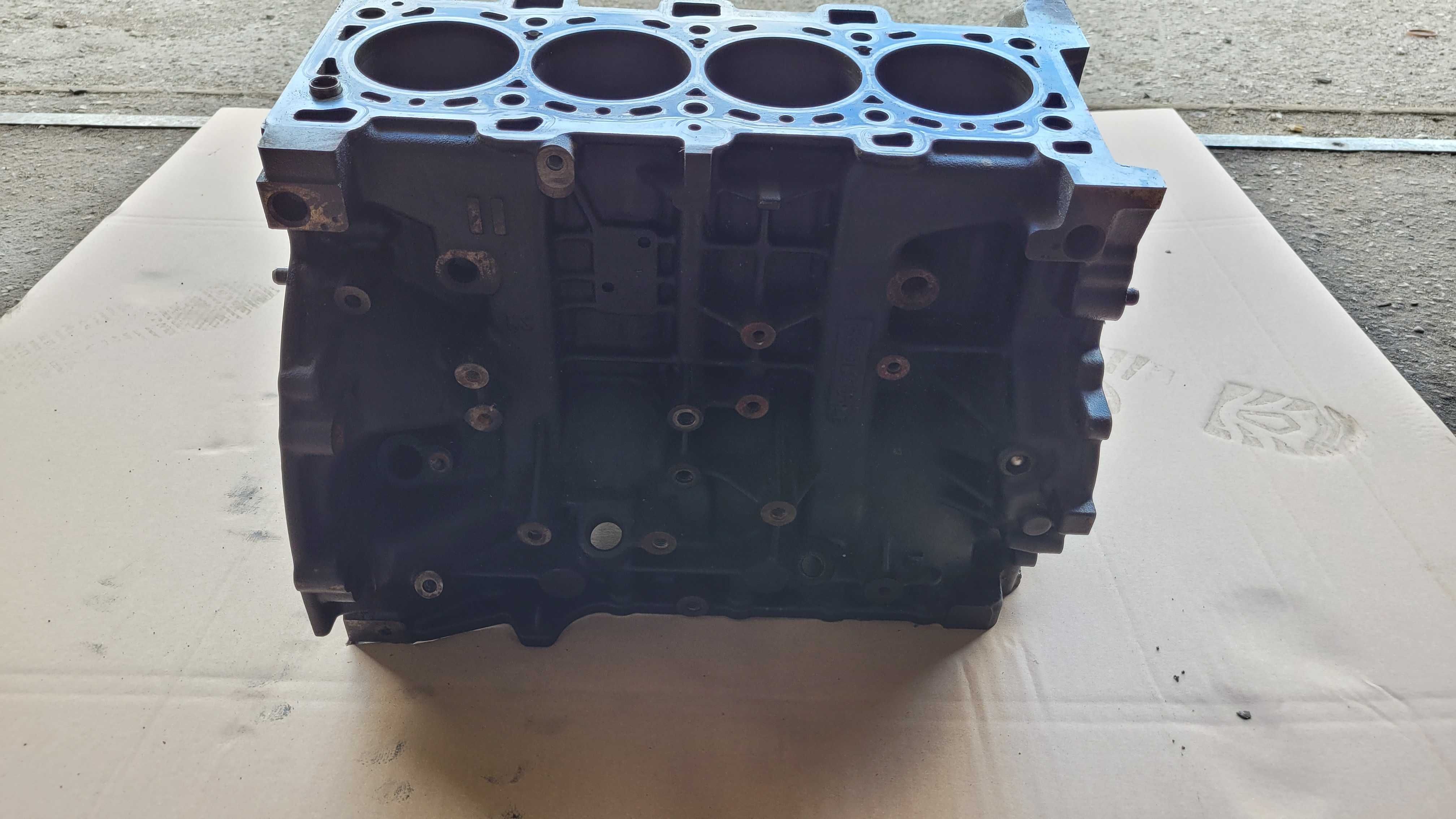 Renault Master M9T 704 2.3 Bi-Turbo blok silnika wał korbowy