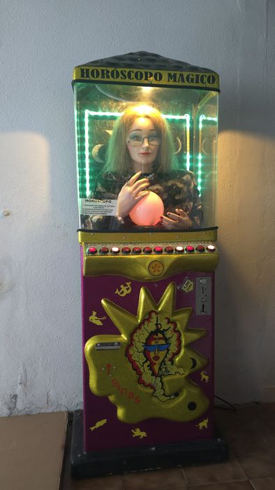 Vendo máquina diversão horóscopo