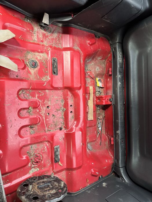 Suzuki Jimny -nadwozie + w ofercie wszystkie części do jimny