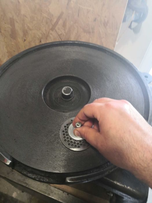 Maszyny do Ostrzenia Sitek i Noży oraz innych elementów