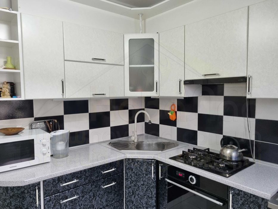 3 кімнатна квартира 71м2 з ремонтом сучасний будинок вул. Еськова