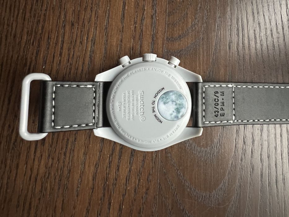 Swatch x Omega Bioceramic MoonSwatch Collection Mission to the earth