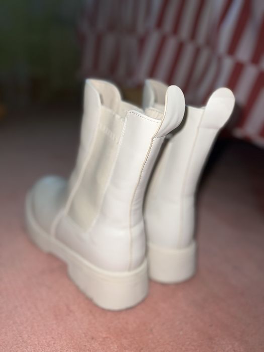 Зимові чоботи жіночі