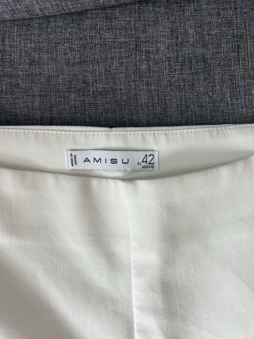 Білі літні шорти врозмірі 42