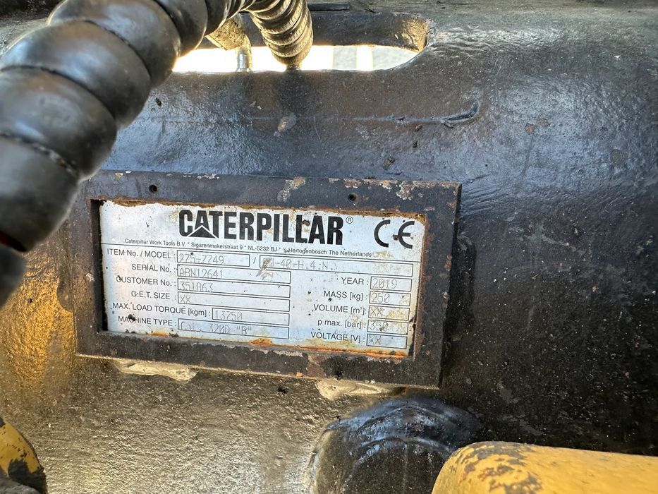 Caterpillar 323