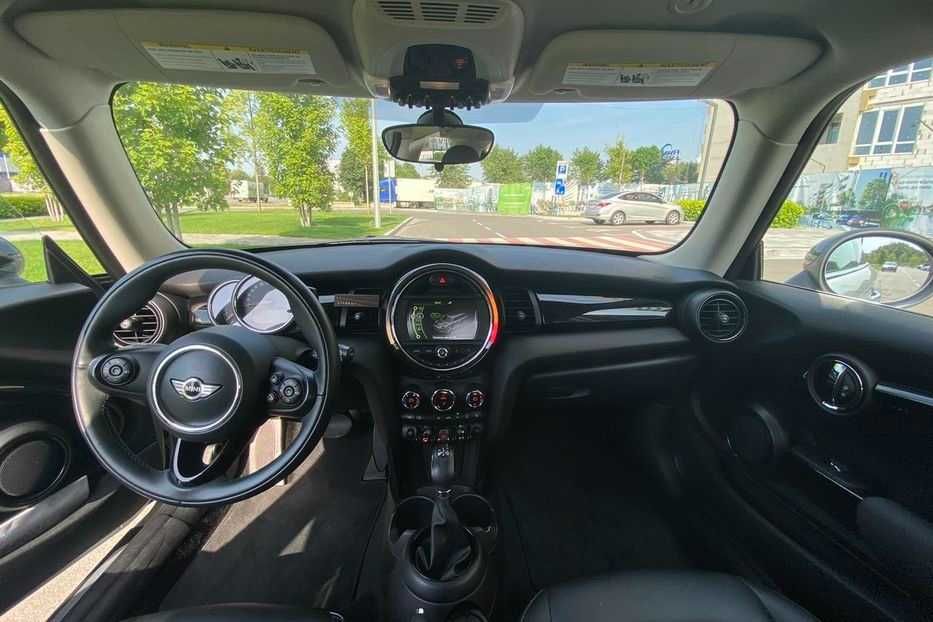 Продам MINI Cooper 2017 года