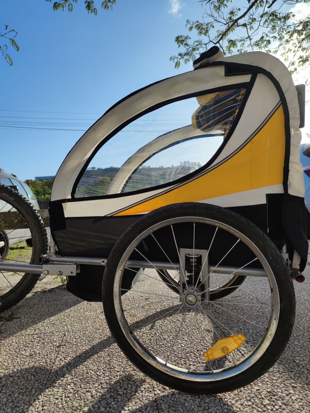 Atrelado bicicleta criança