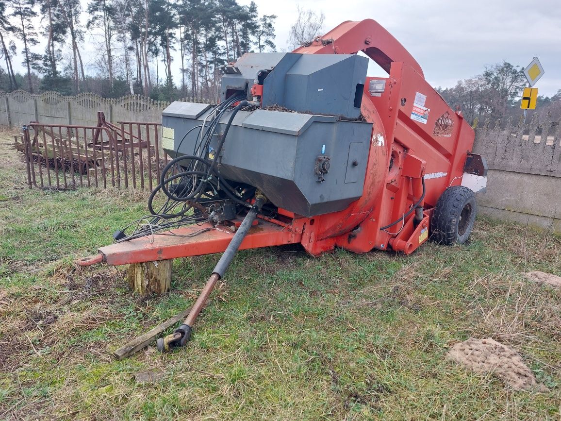 Ścielarka do słomy kuhn minotor