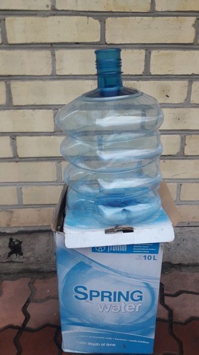 Бутиль для води  19 л , помпи.