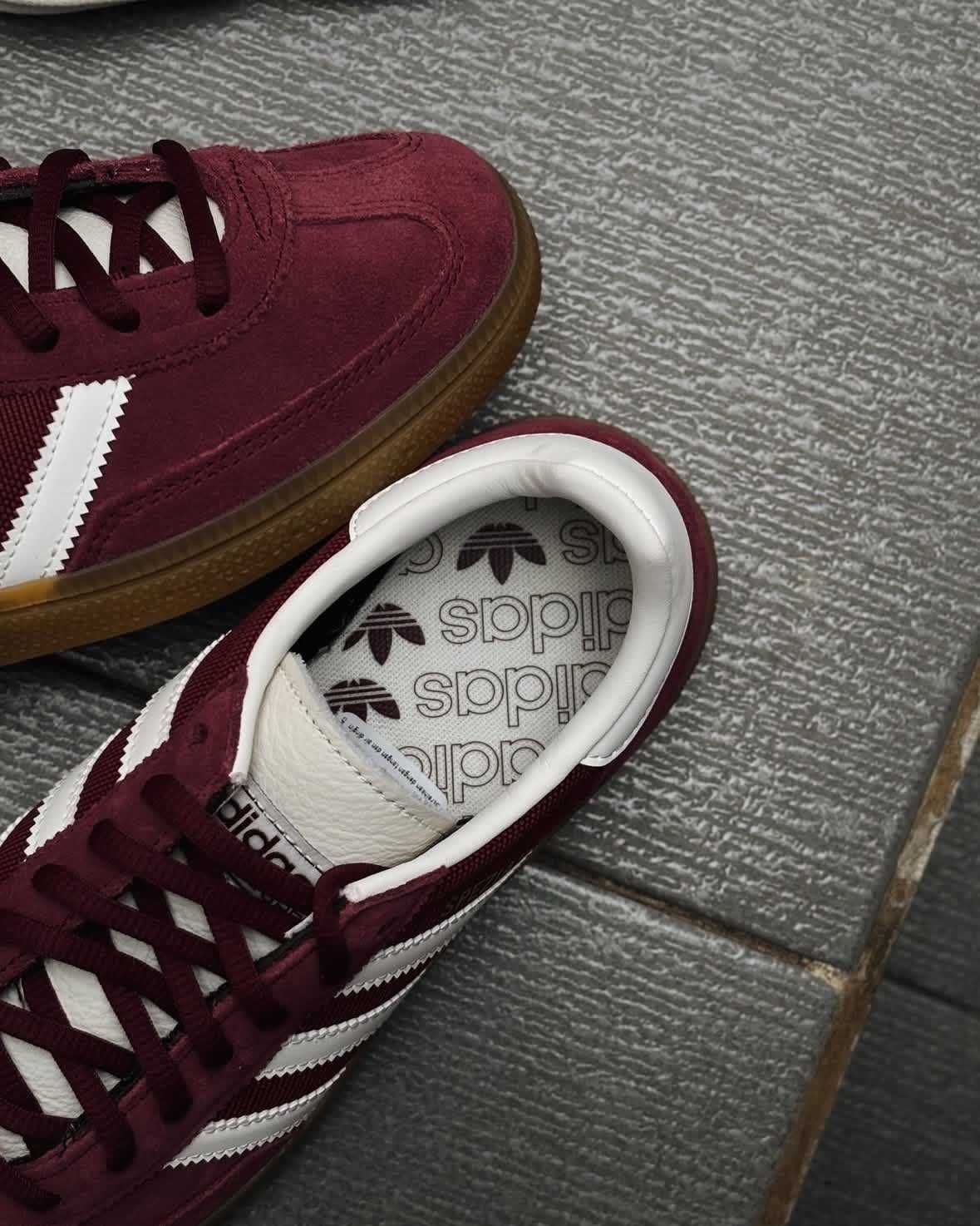 Buty codzienne adidasHandballSpezial Red nowy z metką R.39