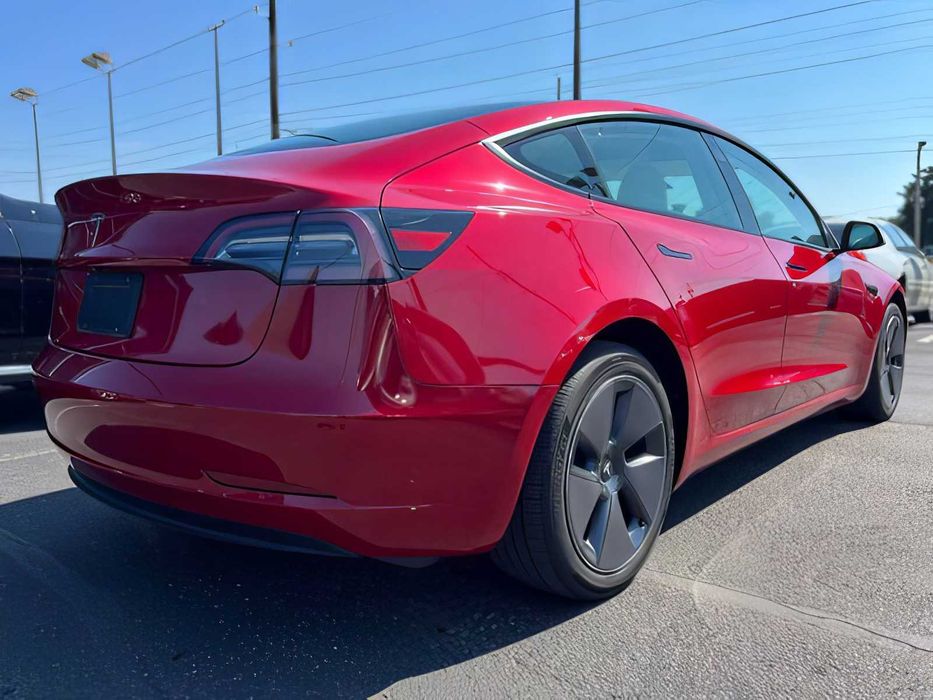 Tesla Model 3      2023