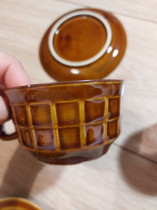 Filiżanka ze spodkiem porcelit pruszków brązowa kratka